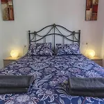 Appartement Spacious 1 Bedroom With Salt Views