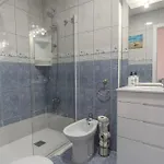 Spacious 1 Bedroom With Salt Views Lägenhet