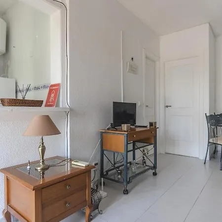Lägenhet Spacious 1 Bedroom With Salt Views