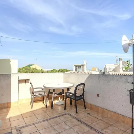 Spacious 1 Bedroom With Salt Views Apartamento Torrevieja