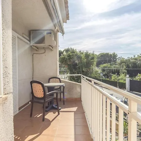 Apartamento Spacious 1 Bedroom With Salt Views Torrevieja