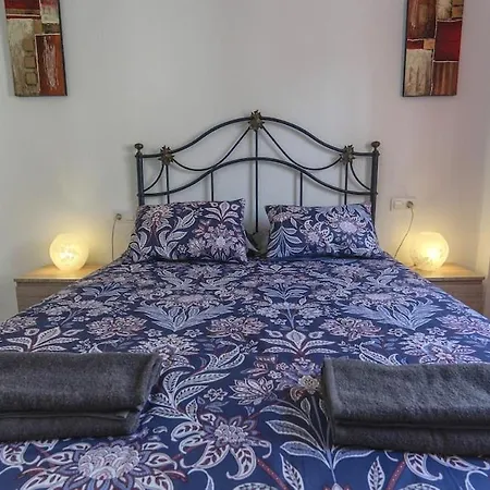 Apartamento Spacious 1 Bedroom With Salt Views