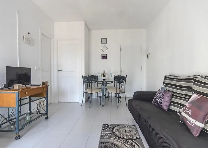 Apartment Spacious 1 Bedroom With Salt Views Torrevieja