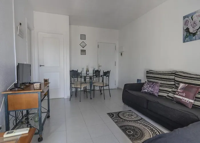 Spacious 1 Bedroom With Salt Views Apartment Torrevieja