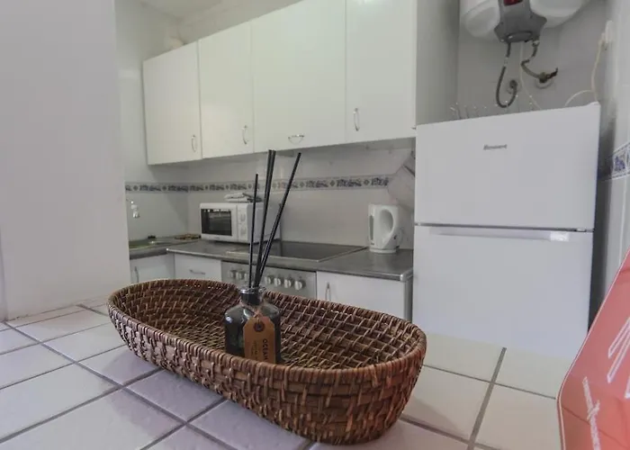 Apartment Spacious 1 Bedroom With Salt Views *