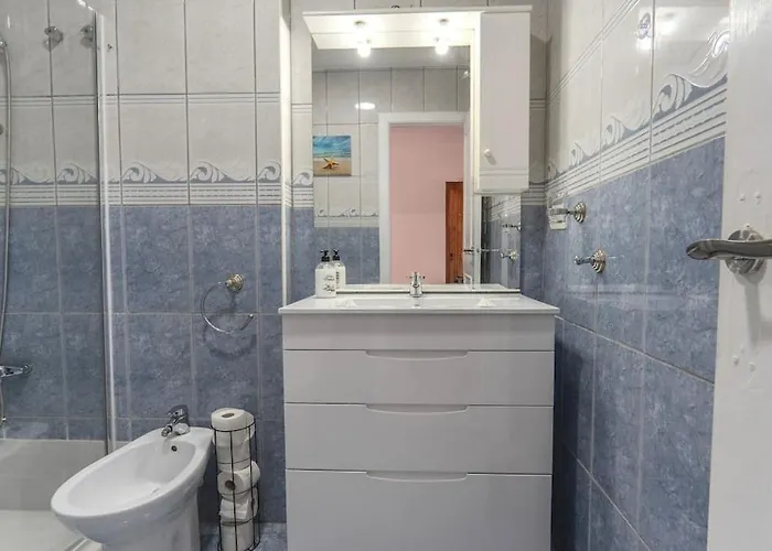 Apartment Spacious 1 Bedroom With Salt Views *